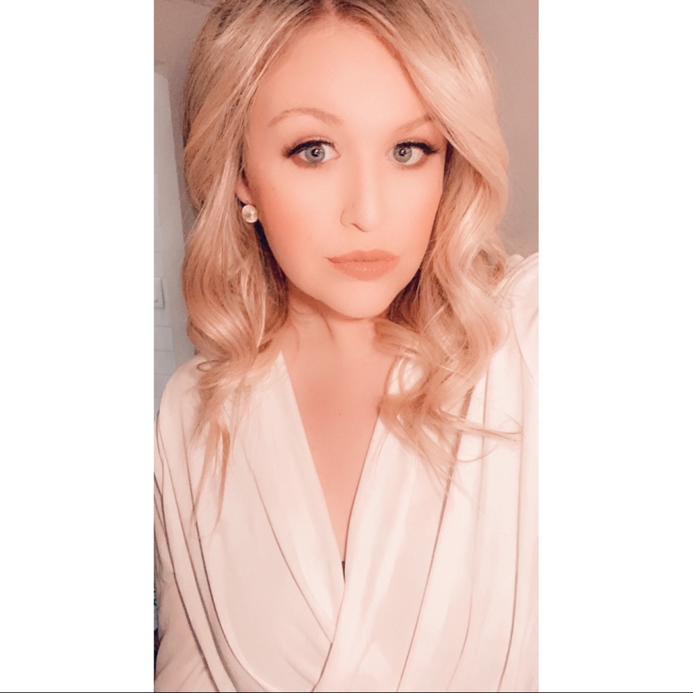 Meet your Posher, Abigail